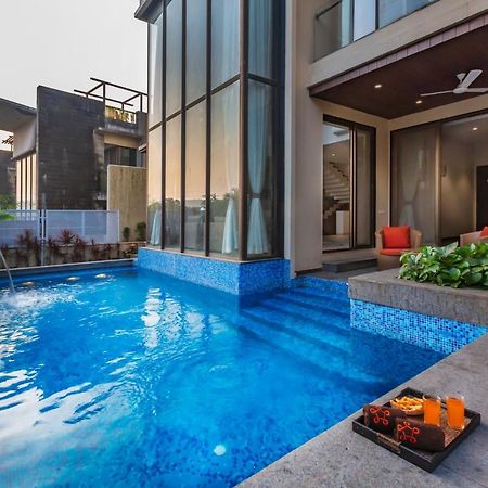 Saffronstays Aspen, Lonavala - Luxury Pool Villa With Games And Tv Room Near Bhushi Dam Экстерьер фото