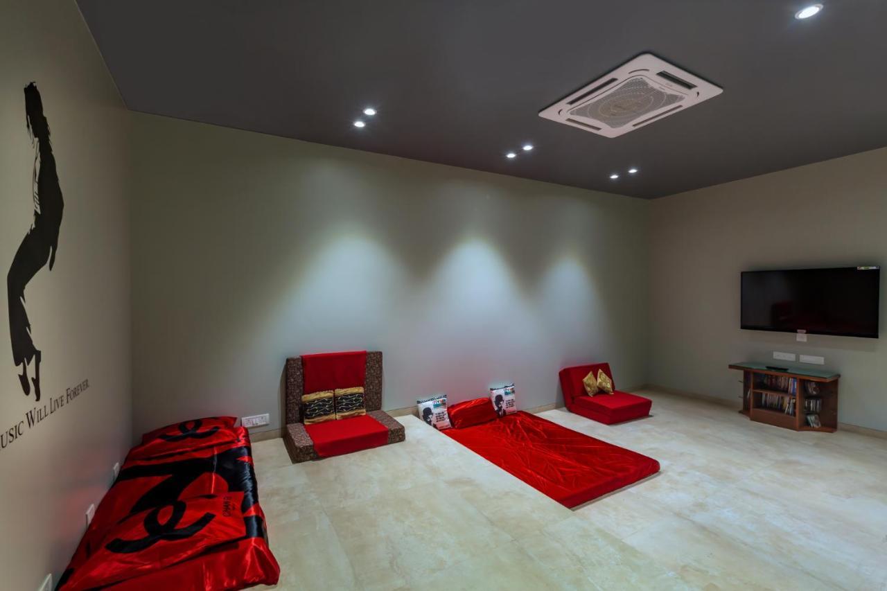 Saffronstays Aspen, Lonavala - Luxury Pool Villa With Games And Tv Room Near Bhushi Dam Экстерьер фото