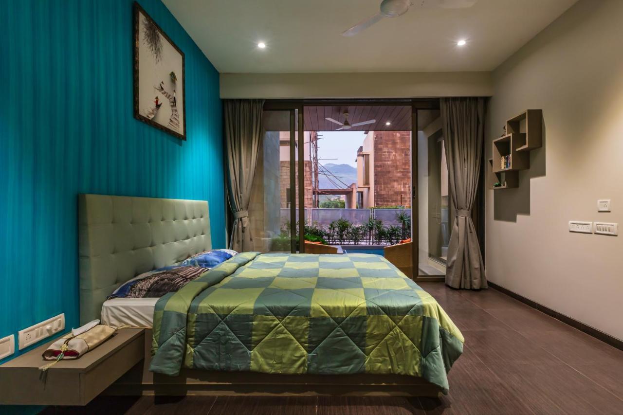 Saffronstays Aspen, Lonavala - Luxury Pool Villa With Games And Tv Room Near Bhushi Dam Экстерьер фото